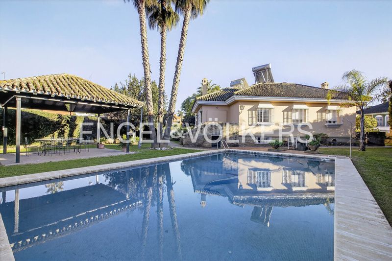 Foto 868d17c4-a3f8-412e-8a08-9d85c4d71fc9. Casa amb calefacció a cerros de Montequinto Montequinto