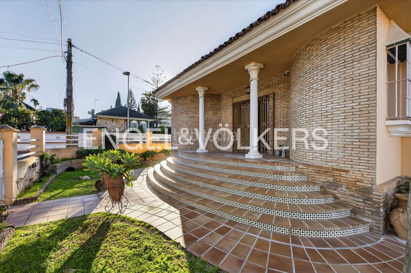 Foto 8d633ed1-8ff2-4f0f-b01c-97d2481a958e. Casa amb calefacció a cerros de Montequinto Montequinto