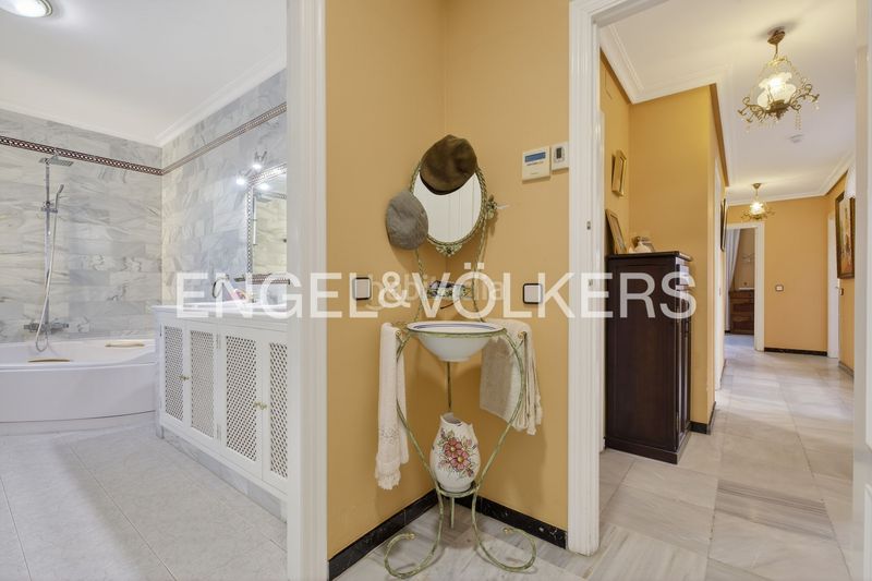 Foto a131b03a-6dcb-4334-b21b-503a64b81a23. Casa amb calefacció a cerros de Montequinto Montequinto