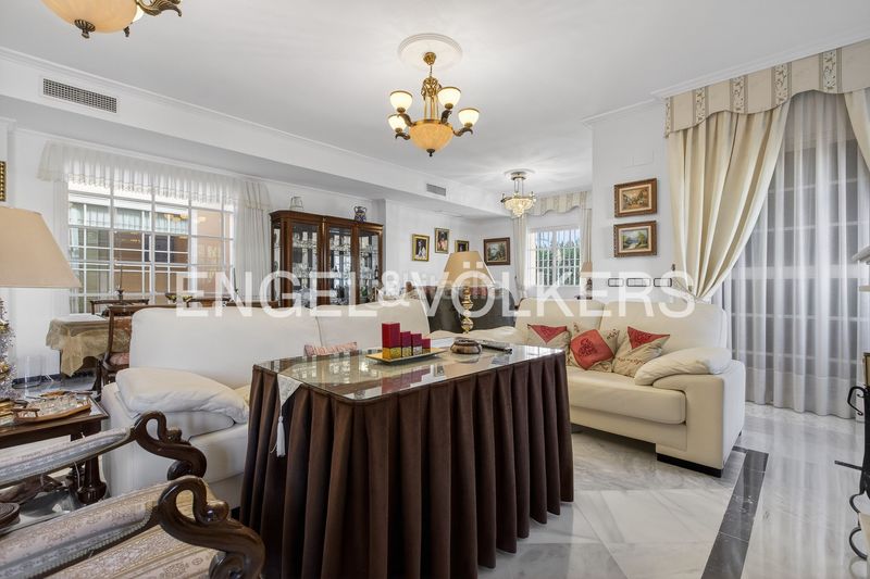 Foto a7c4ad44-0ced-45d7-84af-a89a783f96c5. Casa amb calefacció a cerros de Montequinto Montequinto