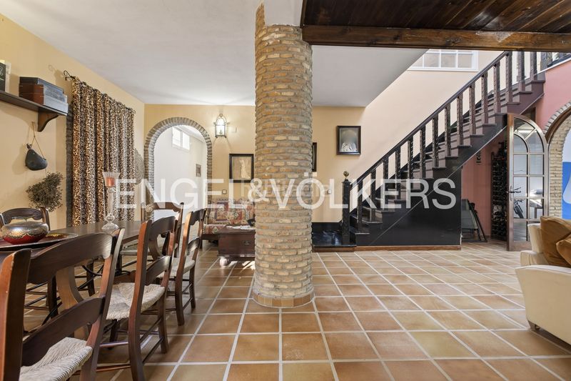 Foto dd06b29c-1d53-4618-99f0-44b1e432a16e. Casa amb calefacció a cerros de Montequinto Montequinto