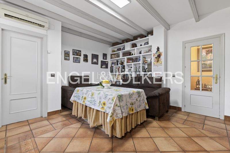 Foto e808b6d5-492d-42c5-97cf-f5b382993754. Casa amb calefacció a cerros de Montequinto Montequinto