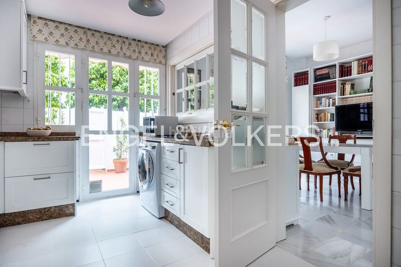 Foto ae8ba2d7-0a3f-4569-8b63-6e45f7904952. Casa amb calefacció aparcament piscina a El Cano - Los Bermejales Sevilla