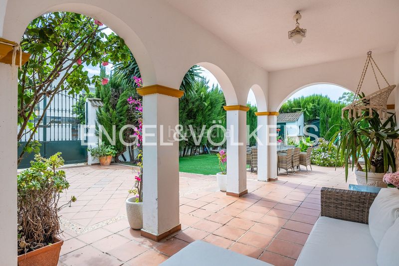 Foto 57e13a10-af72-4eec-ac8d-8eed5618750c. Casa amb calefacció a La Motilla - Fuente del Rey Dos Hermanas