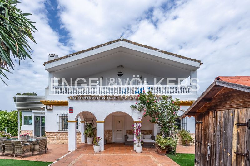 Foto 7f47ca3a-7881-4568-a1c3-a8ed814be5d0. Casa amb calefacció a La Motilla - Fuente del Rey Dos Hermanas