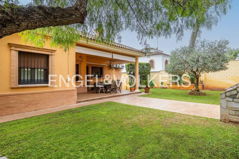 Foto 1b07a031-2174-4adf-a1b2-ce5f9404001e. Casa amb calefacció aparcament piscina a Oromana Alcalá de Guadaira
