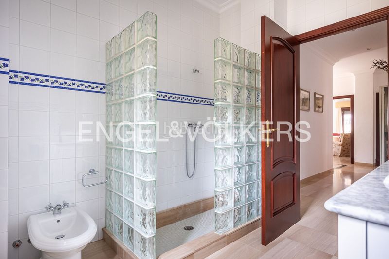 Foto 8c44e2e1-c541-4744-97d3-15b642a6e22d. Casa amb calefacció aparcament piscina a Oromana Alcalá de Guadaira
