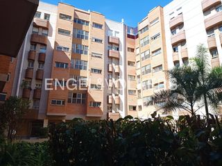 Miete Etagenwohnung in La Buhaira. Descubra lujo urbano en viapol, sevilla apartamento con dos plaz