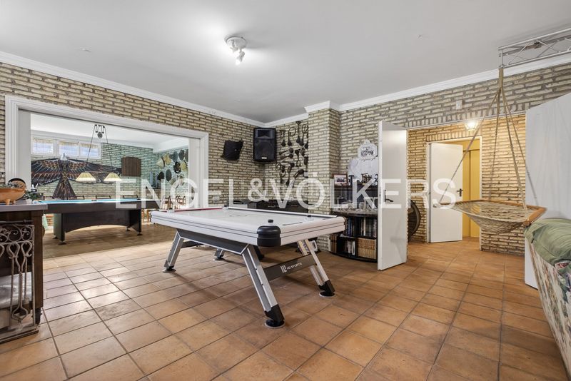 Foto 978e5afa-d3bd-40b8-a24a-11b93dfd2437. Casa amb calefacció aparcament piscina a Santa Clara Sevilla