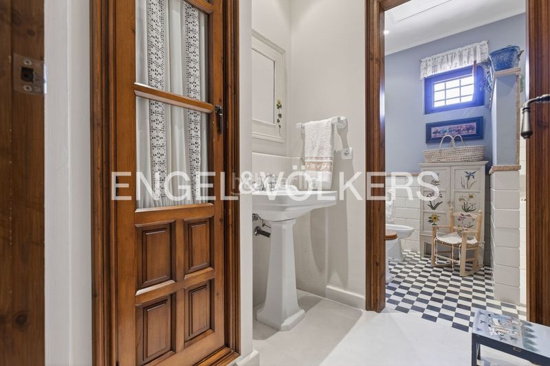 Foto 4f19b1fc-0849-47b8-bf3d-8f0119de2899. Casa amb calefacció piscina a Écija