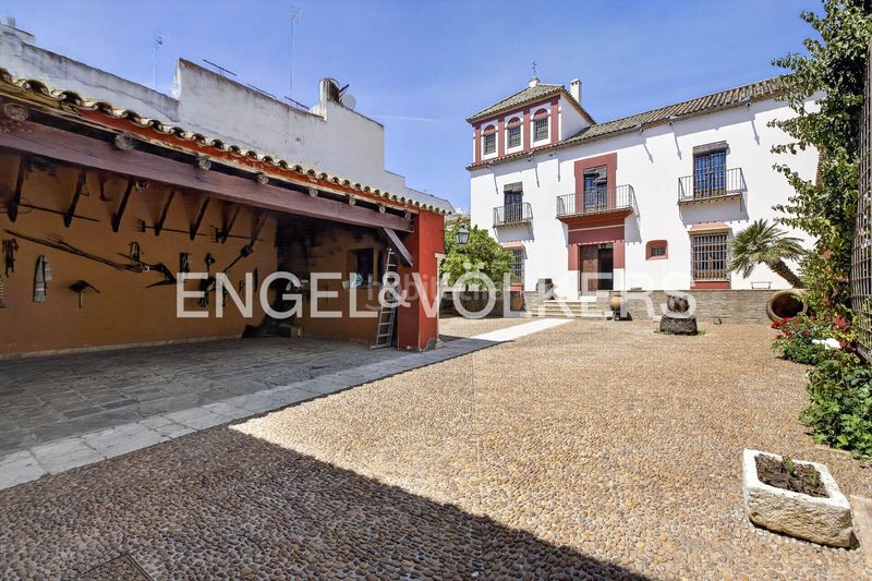 Foto 7c4977b4-d0e0-4f6f-bde6-4c3e8efd3aff. Casa amb calefacció piscina a Écija