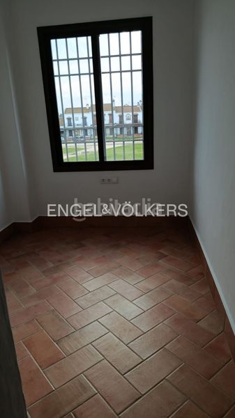 Foto 5a93dda5-68f5-4cbf-87ca-d605e4340b75. Casa adossada amb calefacció piscina a El Rocío Almonte