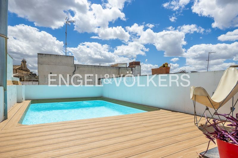 Foto 01b529d6-a12c-4200-924f-47be96c39dd7. Casa amb calefacció piscina a Feria Sevilla
