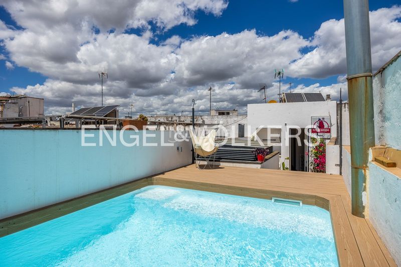 Foto 4615fd69-c07b-46a9-9053-31634741a6d4. Casa amb calefacció piscina a Feria Sevilla