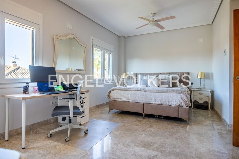Foto ac02d51e-e4ff-46a5-971c-48d757172443. Lloguer casa amb calefacció aparcament piscina a Montequinto