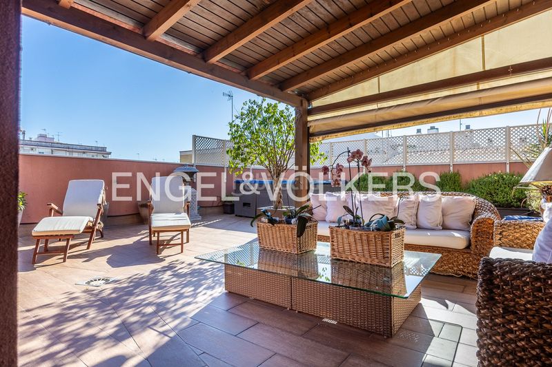 Foto 88926e5d-9e85-49f9-8187-d0c9dea1f39a. Casa adossada amb calefacció aparcament piscina a Sevilla