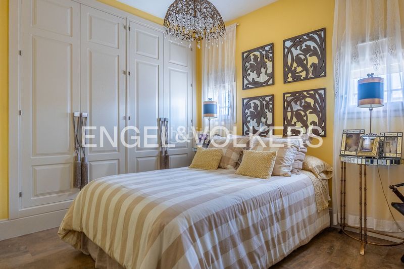 Foto b49241df-4b27-463a-b430-c3eb7d89df77. Casa adossada amb calefacció aparcament piscina a Sevilla