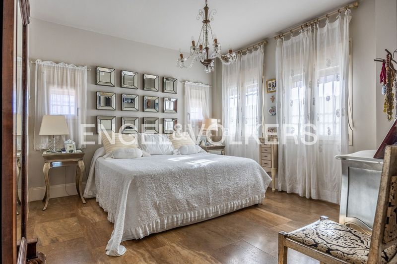 Foto f24e0d90-cbdf-47bd-9ca2-a81c0e0369ad. Casa adossada amb calefacció aparcament piscina a Sevilla