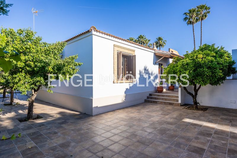 Foto 1fa51fdc-97f9-4c43-bb77-ee5b6ba34574. Casa amb calefacció aparcament piscina a Valencina de la Concepción
