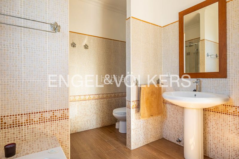 Foto 45881bf4-ea84-439e-af59-1f8350be56d2. Casa amb calefacció aparcament piscina a Valencina de la Concepción