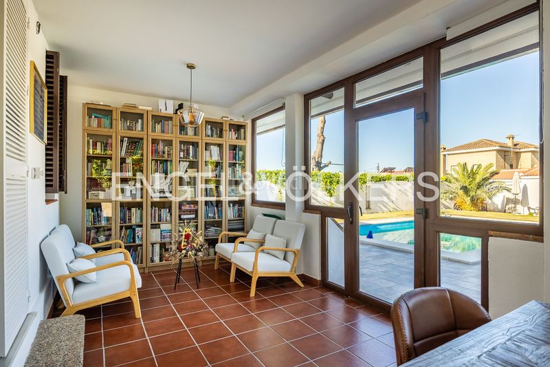 Foto 5865f2ce-66b5-41f6-8f54-8543d9dfa52b. Casa amb calefacció aparcament piscina a Valencina de la Concepción