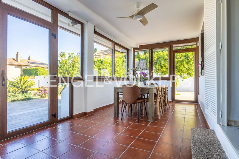 Foto 97e203f8-0fc1-44c2-b840-2ea213bb9a86. Casa amb calefacció aparcament piscina a Valencina de la Concepción