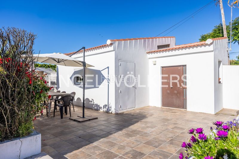 Foto f6f5b0cf-fe8b-4433-978d-9f53acdd9e21. Casa amb calefacció aparcament piscina a Valencina de la Concepción