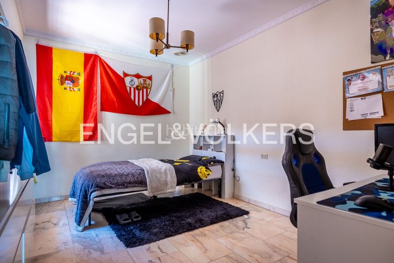Foto 58aa678f-70f3-4502-aa00-08923b0208f7. Casa amb calefacció aparcament piscina a Santa Clara Sevilla