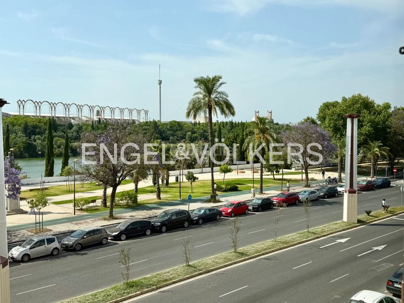 Foto c48c56dd-a0a8-401a-a3ee-8a77534720c0. Lloguer pis amb calefacció aparcament a San Lorenzo Sevilla