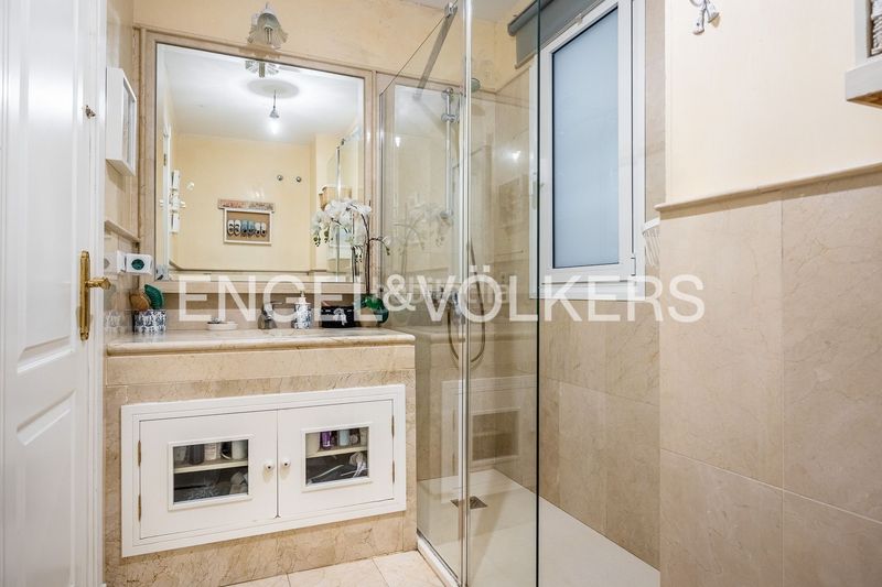 Foto 41749cb9-63b6-483b-aa55-e49b42cde780. Casa amb calefacció aparcament piscina a Heliópolis Sevilla
