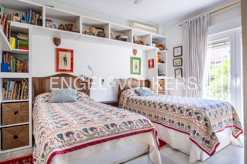 Foto d69f370d-937a-45ca-ab2b-76624279fcdf. Casa amb calefacció aparcament piscina a Heliópolis Sevilla