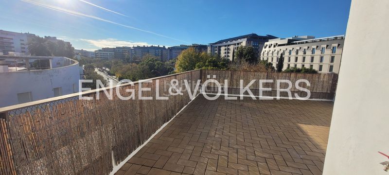 Foto 80b27823-f33e-44f2-b1cf-147fd65372a7. Location duplex avec chauffage parking dans San Bernardo Sevilla