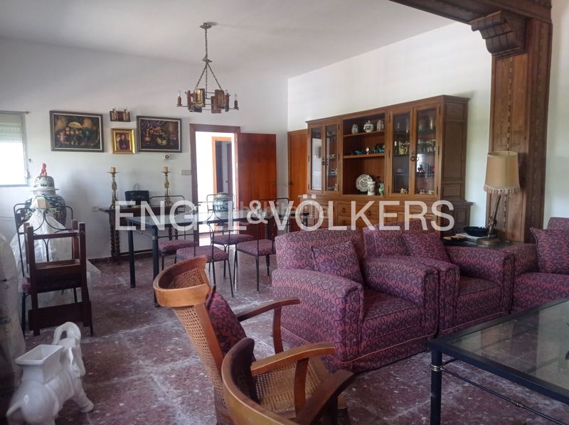 Foto 7642049e-e785-4bd1-a1ad-e4f7cd116c26. Casa amb calefacció aparcament piscina a La Motilla - Fuente del Rey Dos Hermanas