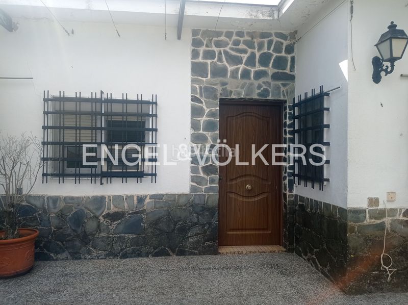 Foto e2bd5e8b-0bf3-4a32-94c7-e14141eb12d9. Casa amb calefacció aparcament piscina a La Motilla - Fuente del Rey Dos Hermanas