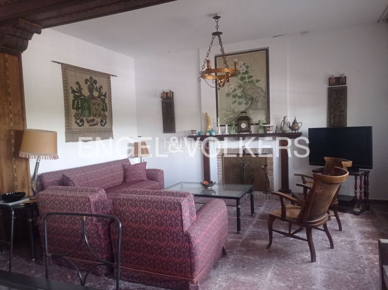 Foto ea090d06-43a8-4dac-a3d7-5594e75283fe. Casa amb calefacció aparcament piscina a La Motilla - Fuente del Rey Dos Hermanas