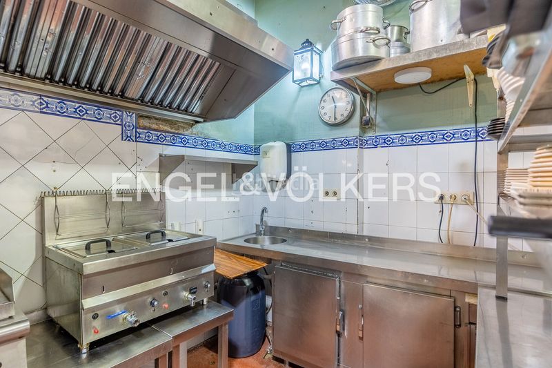 Foto 1d8fb88d-9a34-4e9a-8c09-18b9ef207e43. Casa amb calefacció a La Calzada - La Florida Sevilla