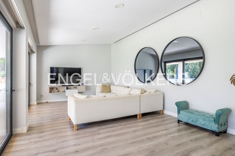 Foto b3fb5123-db8a-4264-9c36-ef3a6ab75da2. Casa amb calefacció aparcament piscina a La Motilla - Fuente del Rey Dos Hermanas