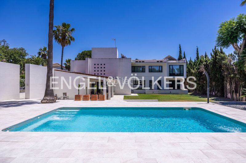 Foto bc27995d-3da3-4047-b711-a3424d6d5f25. Casa amb calefacció aparcament piscina a La Motilla - Fuente del Rey Dos Hermanas