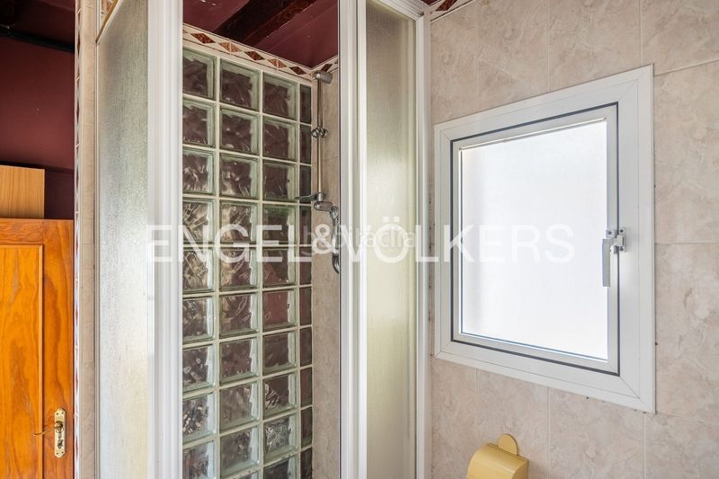 Foto 1159ddbf-2906-4367-aa24-5d74f72a3a17. Casa amb calefacció a Cruz Roja Sevilla