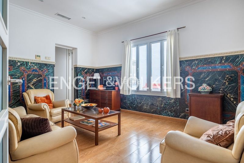 Foto c7f36b86-4500-4ce1-baa3-b0070de5580d. Casa amb calefacció a Cruz Roja Sevilla