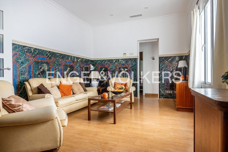 Foto f41677d1-faac-4c49-b8e8-8cf8a89b74c4. Casa amb calefacció a Cruz Roja Sevilla