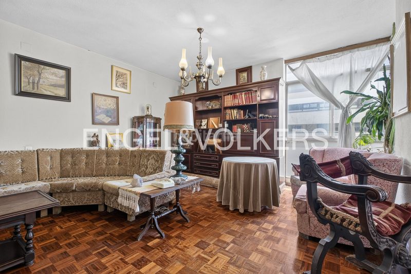 Foto 0f820e68-2dba-4130-b155-7376efc98a73. Pis amb calefacció aparcament a Triana Este Sevilla