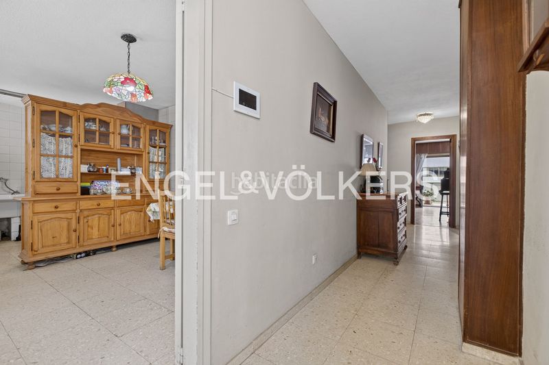 Foto c1270ece-4a51-48cd-92f4-32d14b4ae967. Pis amb calefacció aparcament a Triana Este Sevilla