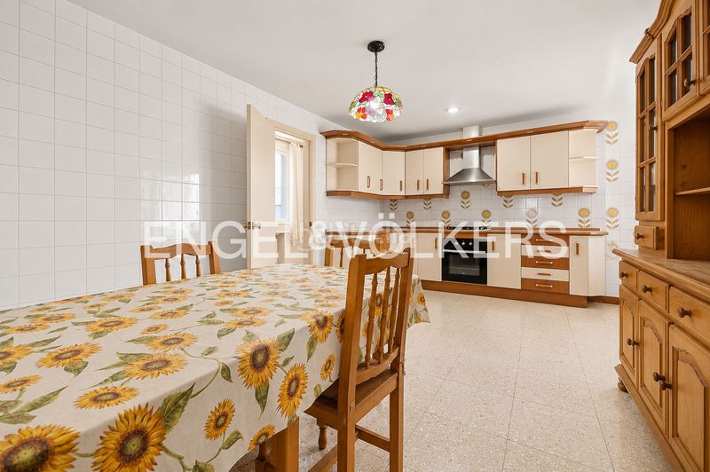 Foto f21e28ca-38e7-4b1e-b4ff-b68c35826ef3. Pis amb calefacció aparcament a Triana Este Sevilla