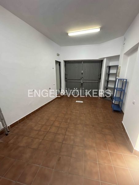Foto 1b7a5030-b8ed-46b2-b413-a74689761bb9. Casa amb calefacció aparcament a Feria Sevilla