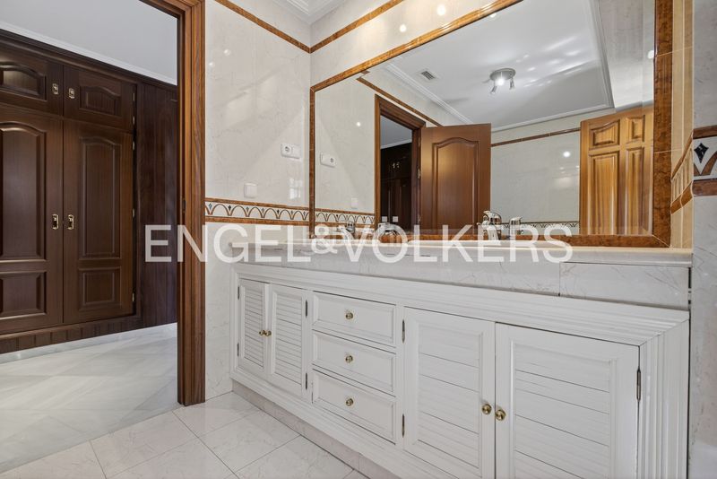 Foto cb8bbaa1-2caf-4d74-ae4c-3d0fe02b9337. Casa amb calefacció aparcament a Osuna