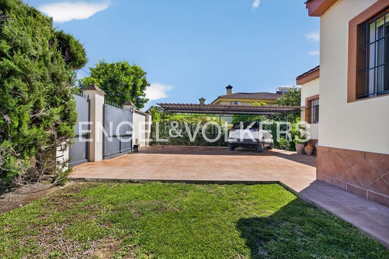 Foto 4e3959fb-1046-4c68-ab6e-7f280d72f4c8. Casa amb calefacció a cerros de Montequinto Montequinto