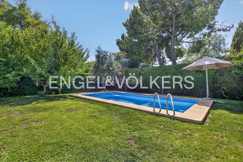 Foto d821dd15-b456-48c3-b2b4-e98f026e0bd2. Casa amb calefacció a cerros de Montequinto Montequinto