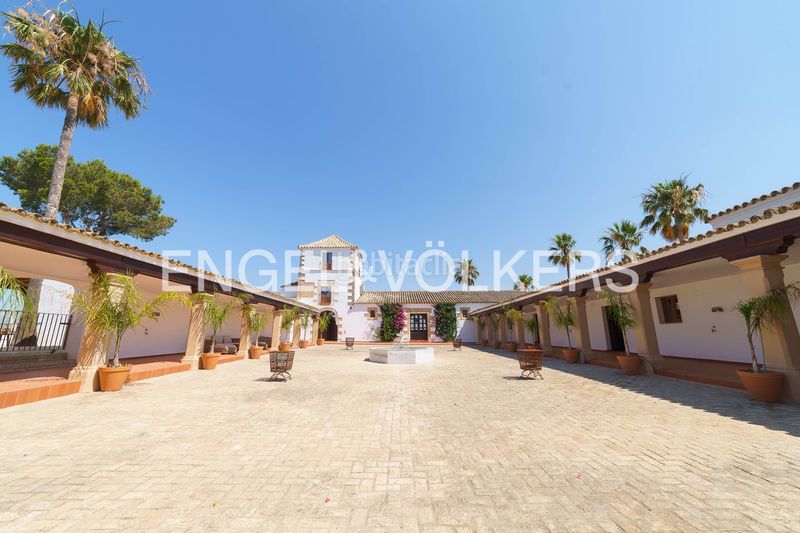 Foto 275e0bee-2cd0-4d0f-aed9-219973a11781. Casa amb calefacció aparcament piscina a El Juncal - Vallealto Puerto de Santa María (El)