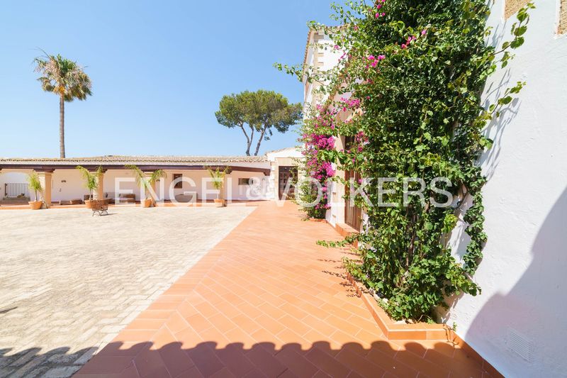 Foto 8f7c8a45-1cf2-42dd-b9fb-6f3f0b61626f. Casa amb calefacció aparcament piscina a El Juncal - Vallealto Puerto de Santa María (El)